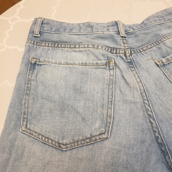 Forever 21 Distressed Mom Jean - Picture 5 of 9